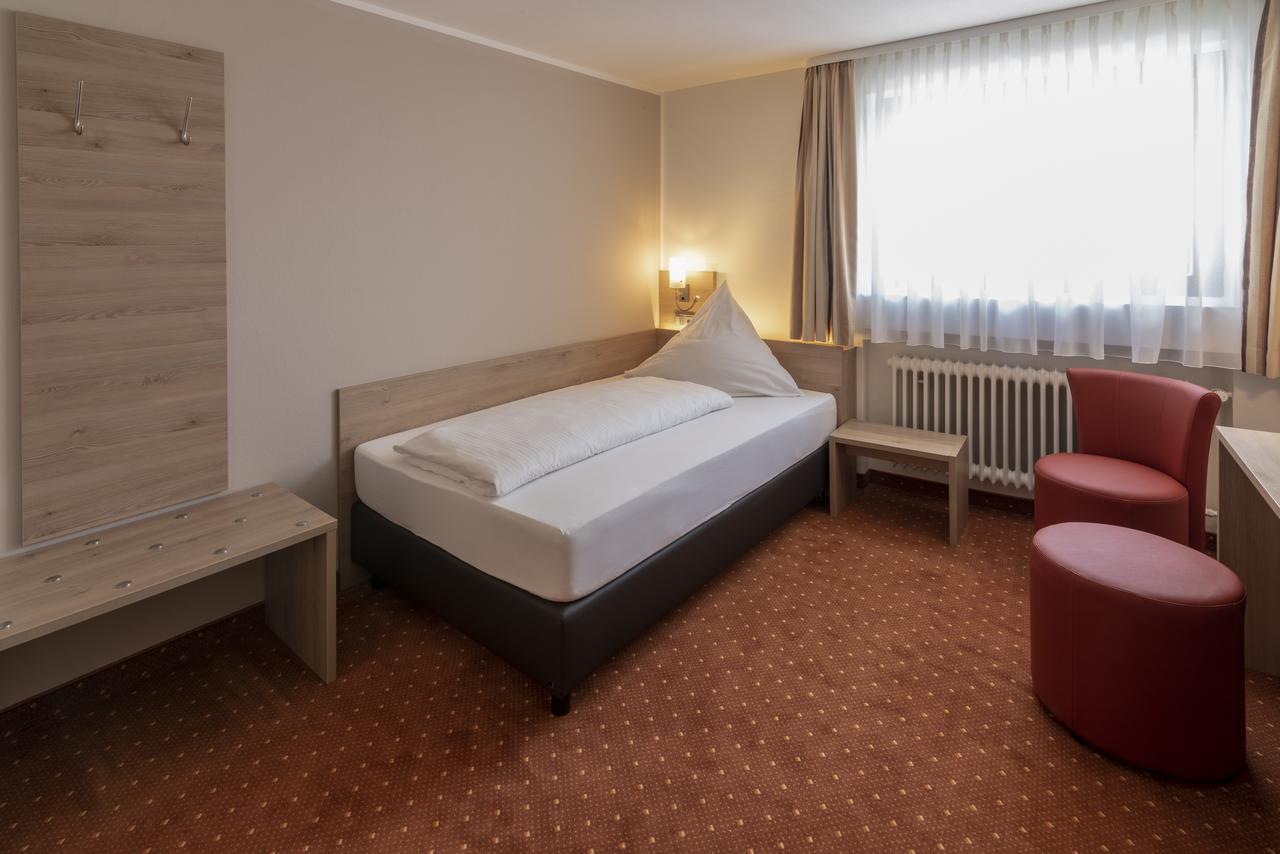 Hotel Pfefferburg Schonaich Екстер'єр фото