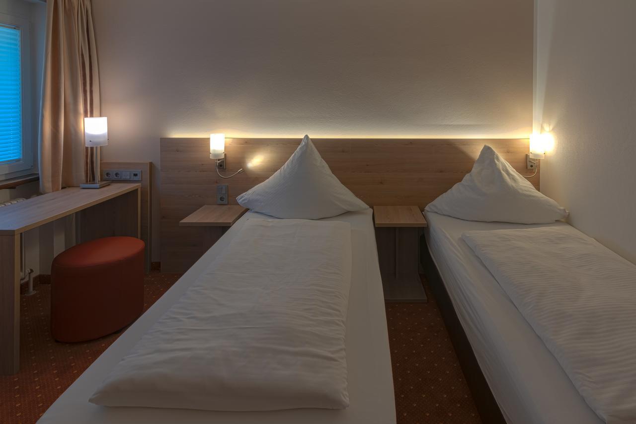 Hotel Pfefferburg Schonaich Екстер'єр фото
