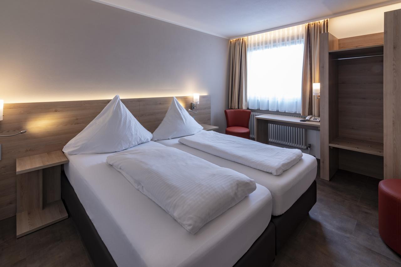 Hotel Pfefferburg Schonaich Екстер'єр фото